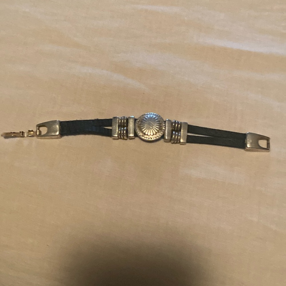 Stylish leather and silver bracelet